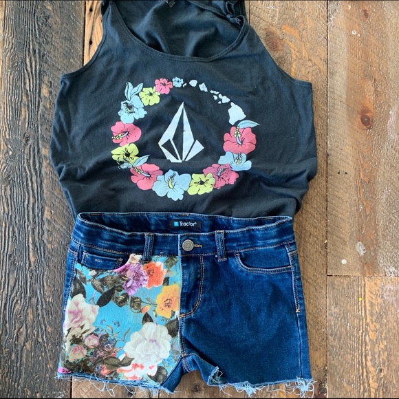 TRACTOR Shorts - Picture 2 of 3